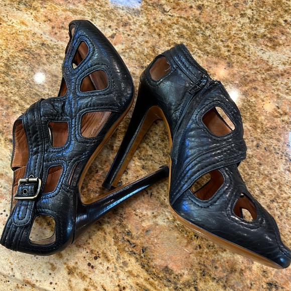 Givenchy beautiful barely worn open toe heels! - Picture 4 of 9